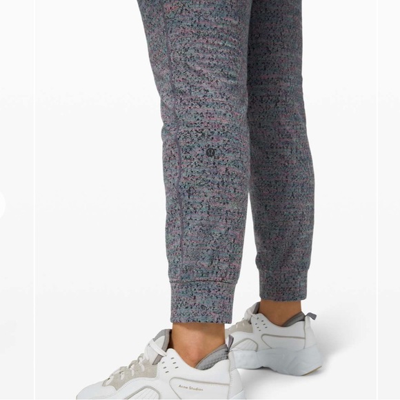 Lululemon Ready to Rulu high rise jogger size 6 - Picture 2 of 5